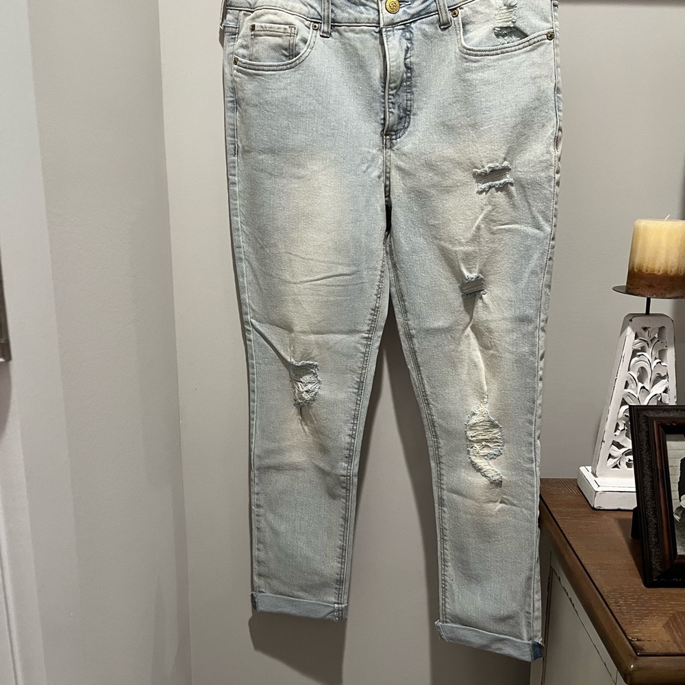 Seven7 Women's Distressed Straight Leg Jeans in Faded Blue Size 12 New with Tags